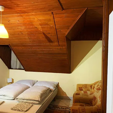 Koloska Apartmanhaz Oda ve Kahvaltı
