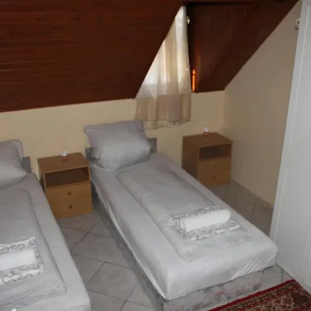 Koloska Apartmanhaz Oda ve Kahvaltı Balatonfüred