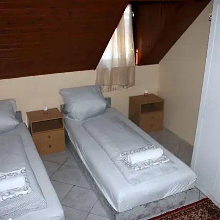 Koloska Panzió *