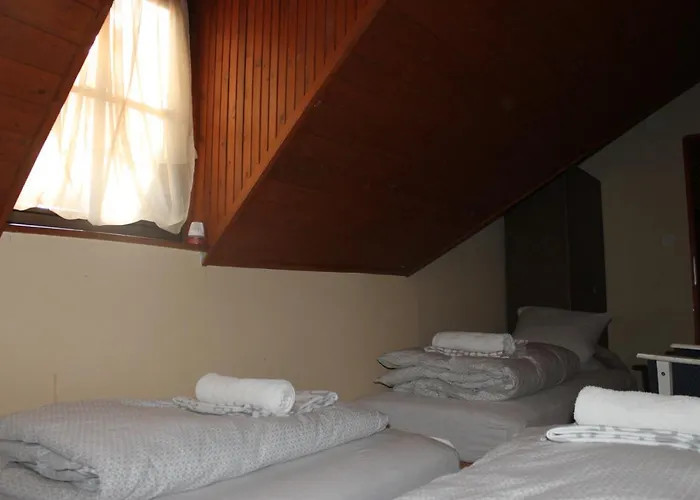 Koloska Apartmanhaz Bed and Breakfast