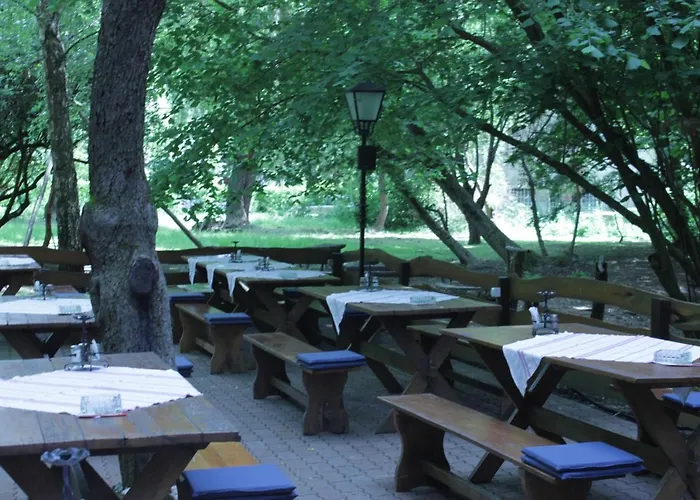 Koloska Apartmanhaz Bed and Breakfast